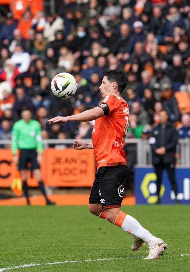 包含洛里昂队在客场比赛中不敌对手，遭遇失利的词条