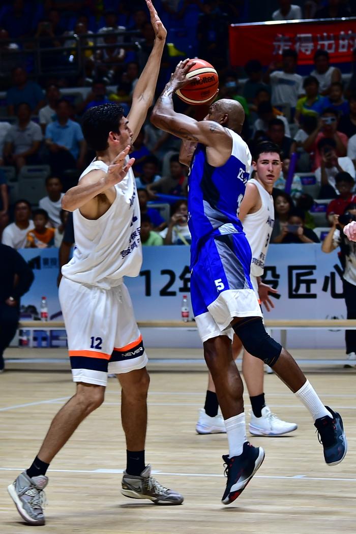 运动明星们在国际大赛上的最新战况 运动明星们在国际大赛上的最新战况