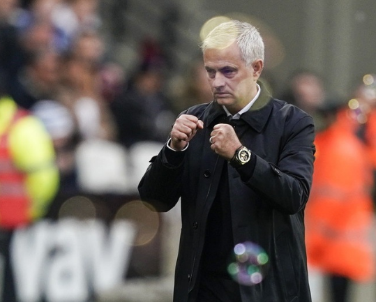 关于曼联胜券在握晋级首发淘汰赛的信息 关于曼联胜券在握晋级首发淘汰赛的信息