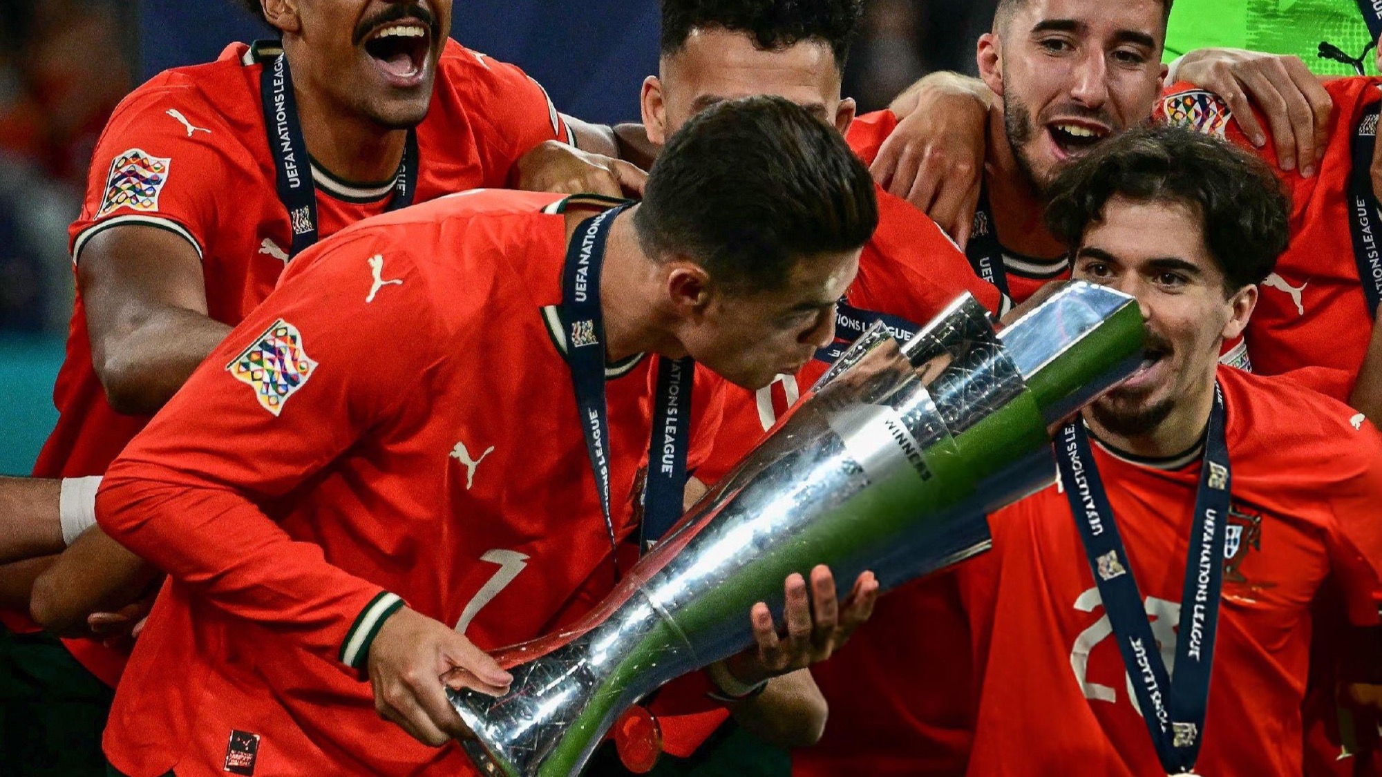 关于葡萄牙队与荷兰队打得难解难分的信息 关于葡萄牙队与荷兰队打得难解难分的信息