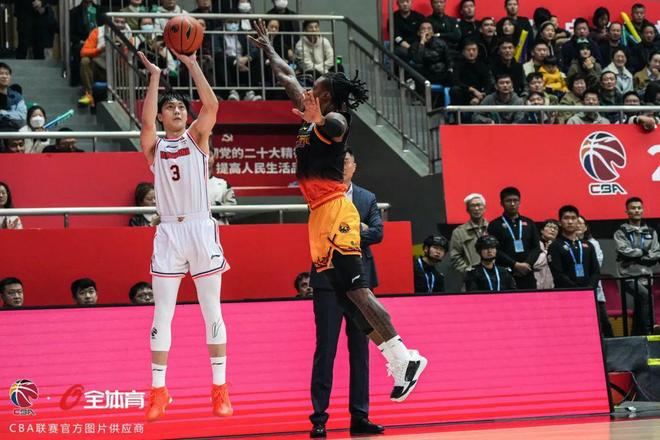 三分雨停不了虎队,湖人受困老兵遇危的简单介绍 三分雨停不了虎队,湖人受困老兵遇危的简单介绍