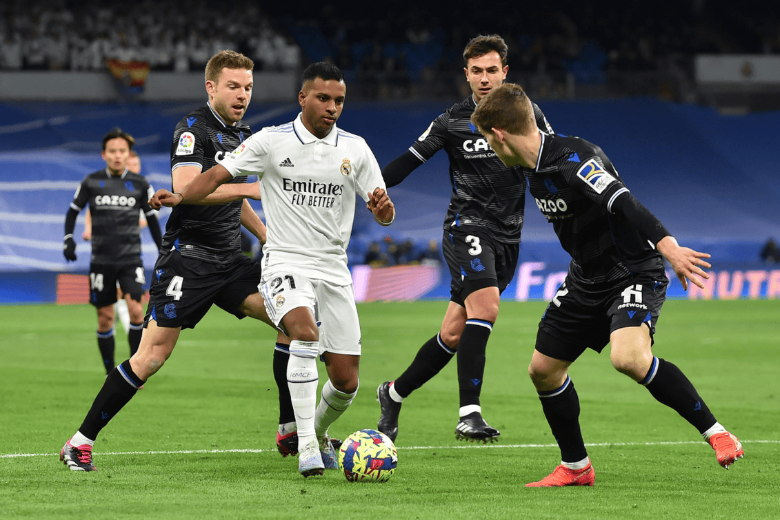 欧洲超级联赛半决赛，巴塞罗那力克皇马挺进决赛的简单介绍