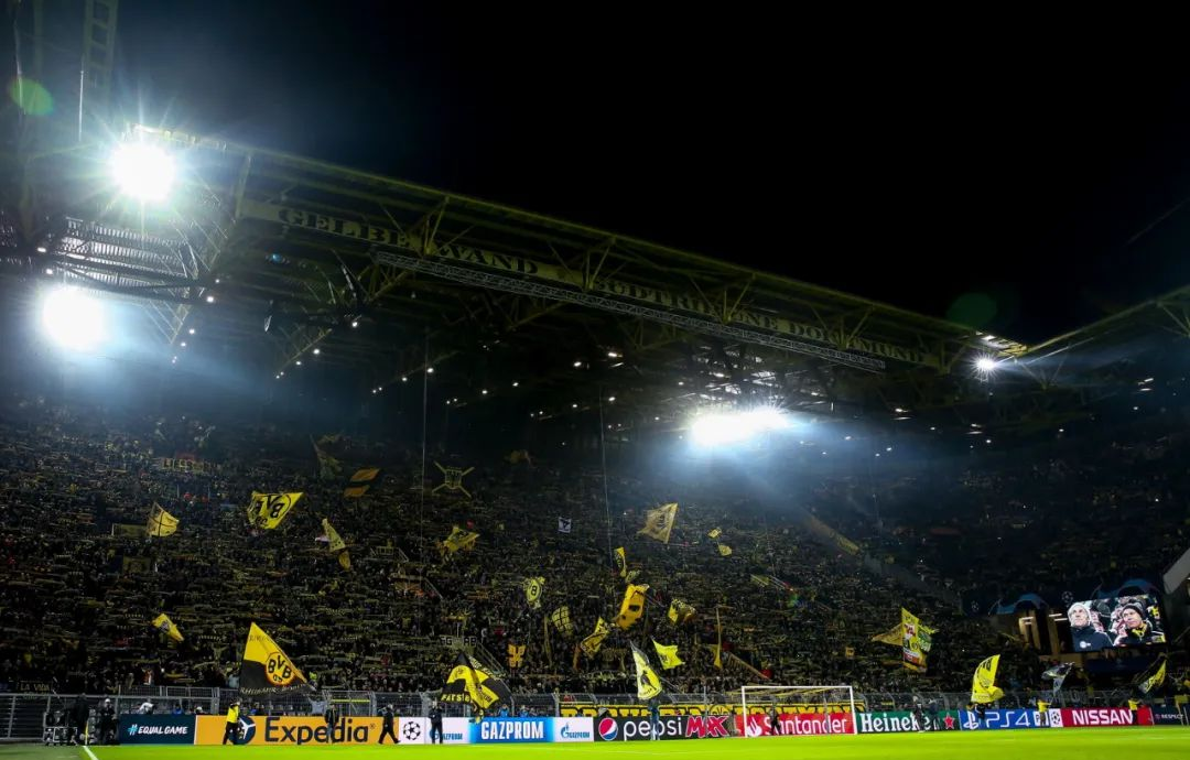 世界足球盛事开幕仪式璀璨绚烂,球迷狂热欢呼的简单介绍 世界足球盛事开幕仪式璀璨绚烂,球迷狂热欢呼的简单介绍