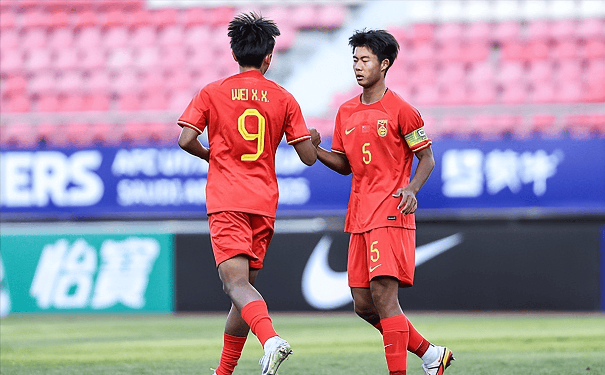 包含足坛最新消息:东亚球队备战下场比赛的词条 包含足坛最新消息:东亚球队备战下场比赛的词条