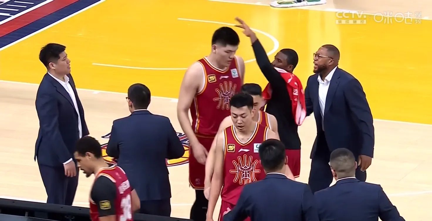 山西汾酒男篮遭遇三连败，季后赛梦想岌岌可危！的简单介绍