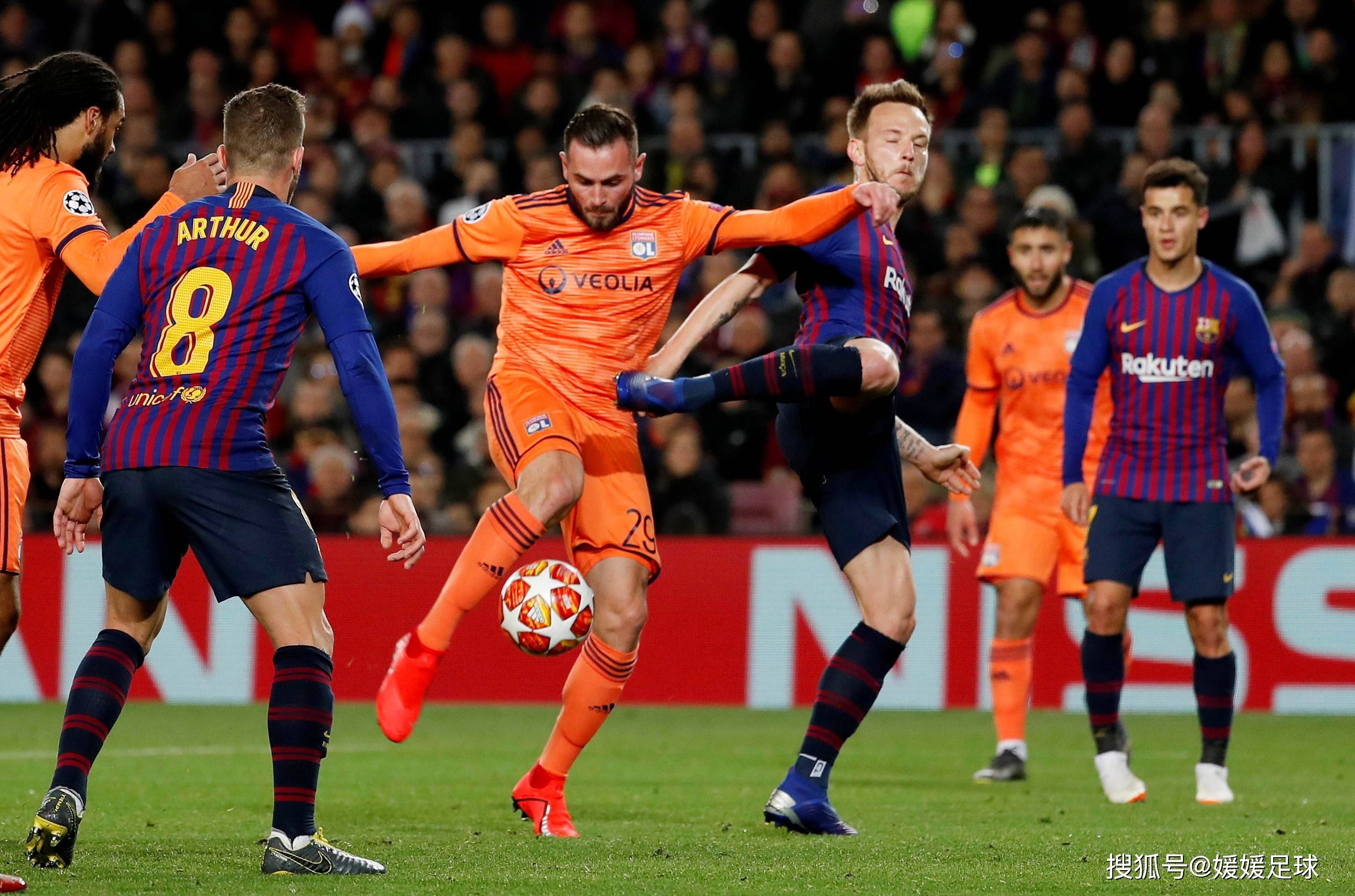 里昂客场告捷，登顶法甲积分榜的简单介绍