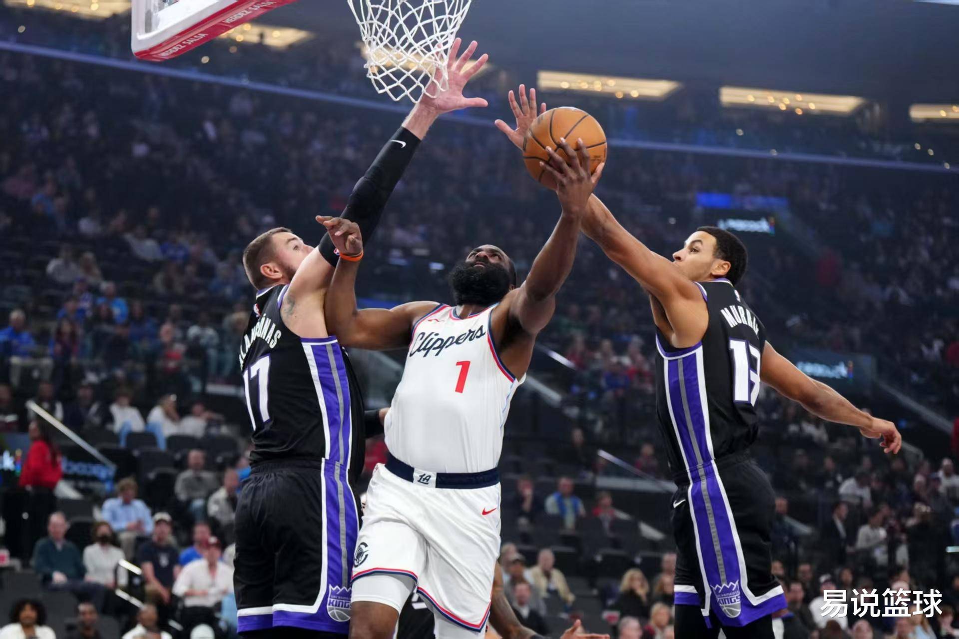 包含快船战胜尼克斯，受伤建立制胜文化的词条