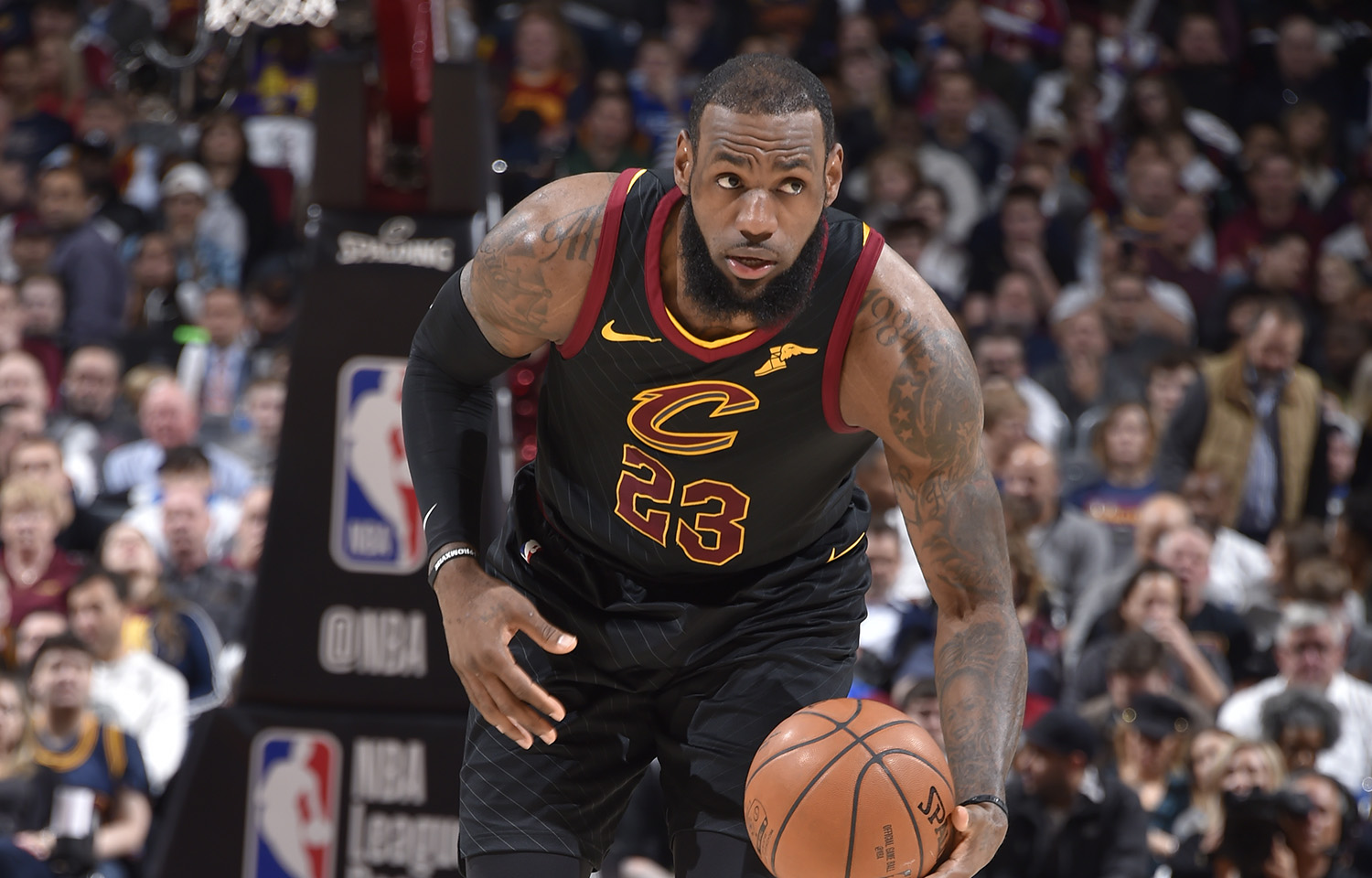 雄鹿双核心双双砍下+轻取魔术的简单介绍