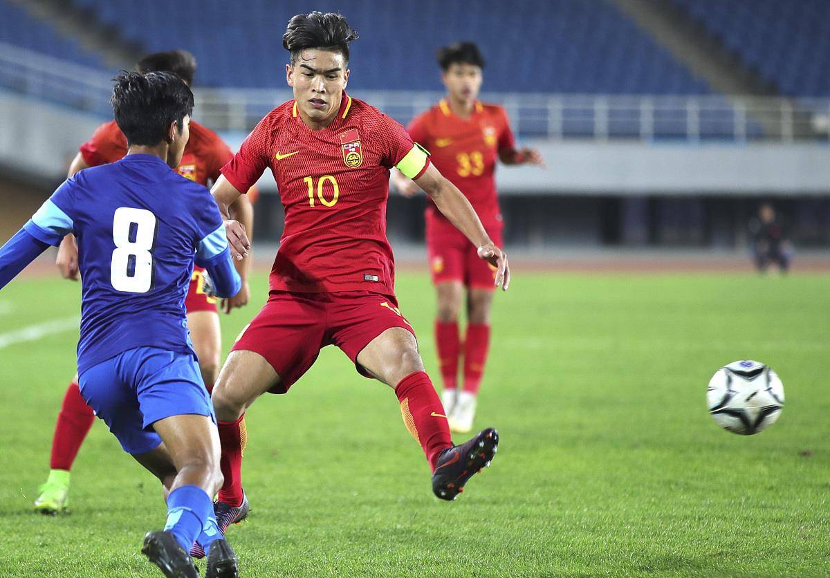 波兰艰难击败瑞典，晋级强赛的简单介绍